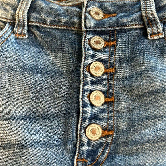 Kancan High Rise Distressed 5 Button Closure Whiskered Denim Jeans. Size 15/31 - Picture 5 of 14